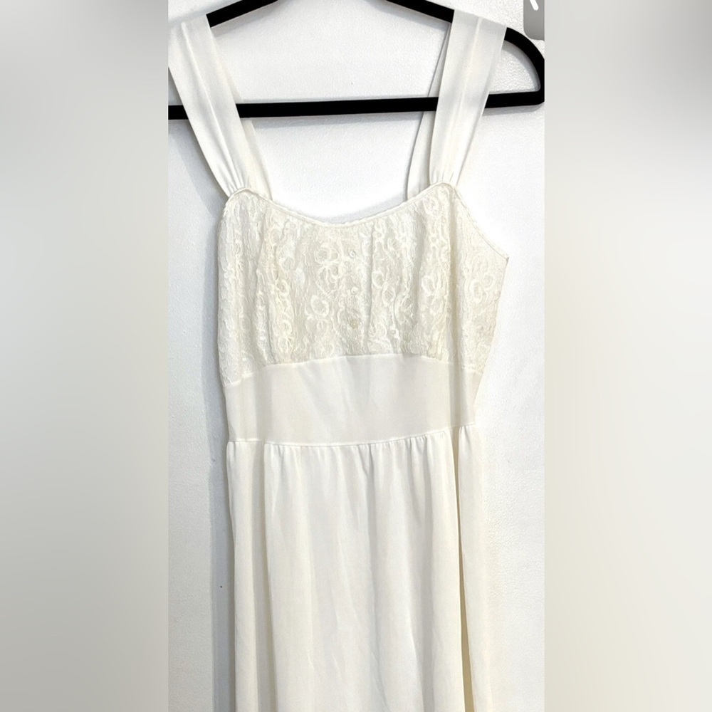 Vintage Laros Women’s Elegant White Lace Nightgown/Lingerie Size 34 ( Fits 4 US) - Picture 7 of 8